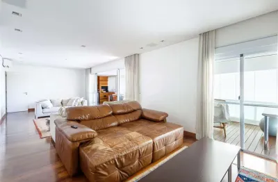 Apartamento com 3 suítes no coração da vila leopoldina