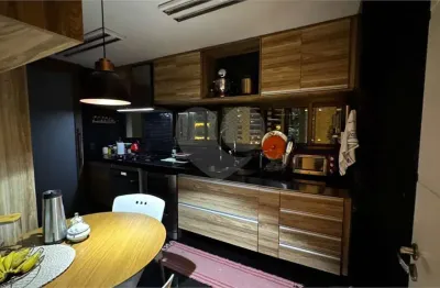 Linda cobertura a venda com 03 quartos, 03 suítes, 02 vagas e 194 m² no morumbi próximo ao portal.