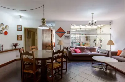 Casa à venda em moema de 193m² com 4 dormitórios, 1 suíte, lavabo, 3 vagas.
