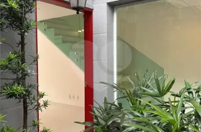 Casa com 3 quartos à venda na Rua Iraci, --, Jardim Europa, São Paulo