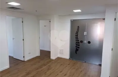 Sala comercial à venda na Avenida Ibirapuera, --, Moema, São Paulo