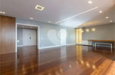 Oportunidade no são paulo golf club residências. apartamento com 411,00 m² totalmente reformado com muito estilo.