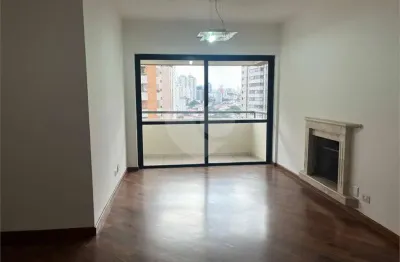 Apartamento à venda de 100 m² de 3 dormitórios sendo 1 suite e 2 vagas de garagem.