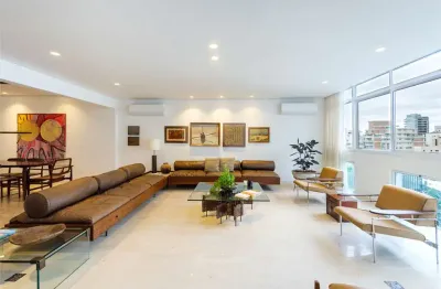 Apartamento reformado no jardim américa em andar alto com janelões