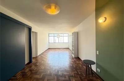 Apartamento com 2 dormitórios, sala ampla, cozinha toda reformada e 1 vaga à venda na vila mariana.