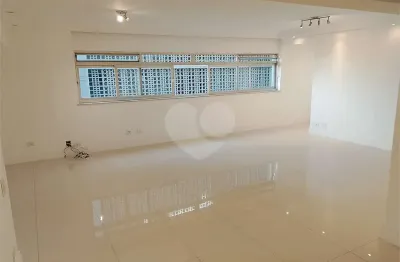 Apartamento com 3 quartos para alugar na Rua Bela Cintra, --, Bela Vista, São Paulo
