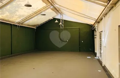 Sobrado comercial reformado, para locação, no pacaembú  são 400 m² de área útil e 525 m² de terreno.