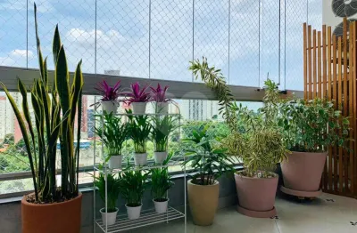 Muito especial!! apto. espaçoso, lindo, prox ao metrô, condominio com lazer. pronto pra mudar