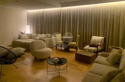 Apartamento com 2 quartos à venda na Rua Tabapuã, --, Itaim Bibi, São Paulo