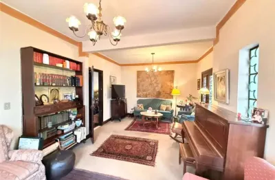 Casa  com 290m² de área útil é a união perfeita entre espaço, conforto e localização privilegiada.