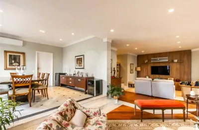 Apartamento à venda de 240 m² no paraíso de 4 quartos sendo 3 suites e 3 vagas determinadas.