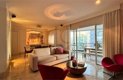 Apartamento em moema, andar alto — 126 m² | 3 dormitórios (1 suíte) | varanda com churrasqueira | 2 vagas fixas | fora de rota