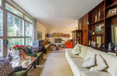 Oportunidade no jardim paulistano! sobrado com 258m² área construída e 200m² área total e com 2 vagas.