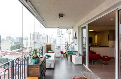 Pinheiros, vista livre, apto com 157 metros, três suítes e vagas. alto padrão.