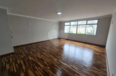Apartamento espaçoso e ensolarado com 3 dormitórios, sendo uma suíte ao lado do futuro metro nas perdizes!