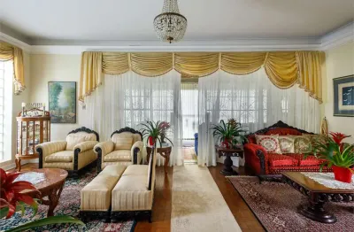 Casa com 5 quartos à venda na Rua Itaquera, --, Pacaembu, São Paulo