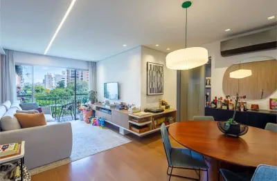 Apartamento reformado com 98 m2, 3 quartos (1 suíte) e 2 vagas a venda perto do metrô campo belo