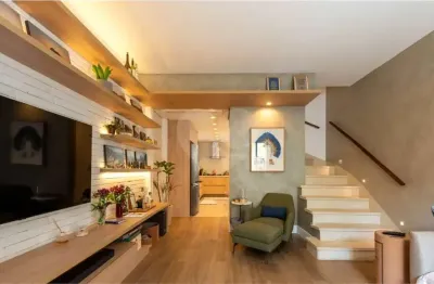 Casa reformada de vila à venda na vila nova conceição com 2 dormitórios