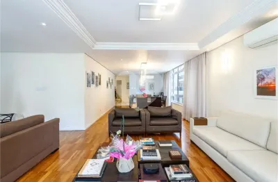 Apartamento espetacular a venda no jardim paulista. decorado com muito bom gosto. são 224m2 de área útil.