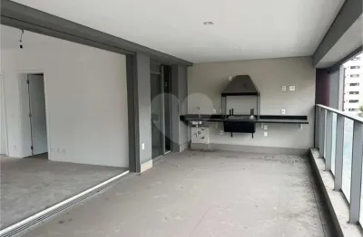 Apartamento de 160 m² com 3 suítes, sala com terraço e churrasqueira, 3 vagas e depósito na vila nova conceição