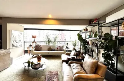 Apartamento reformado com 126m² | 3 dorms (2 suítes) | 3 vagas – condomínio palais blanc – moema pássaros