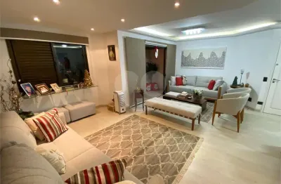 Apartamento com 97 m2, 3 quartos (1 suíte) e 2 vagas de garagem a venda em moema