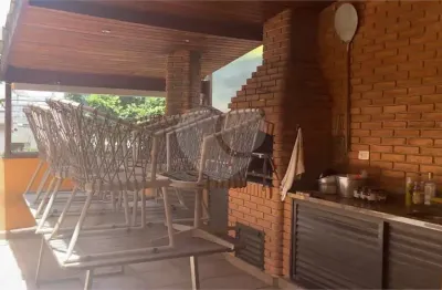 Casa ampla de 180 m² no planalto paulista – 3 quartos, suíte, 2 vagas e quintal espaçoso