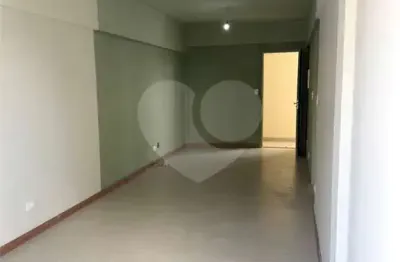 Venda de apartamento na oscar freire — reformado, 1 dormitório e 1 vaga!