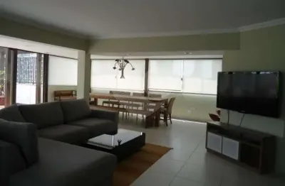 Cobertura 3 quartos , 3 vagas de garagem , excelente localização.