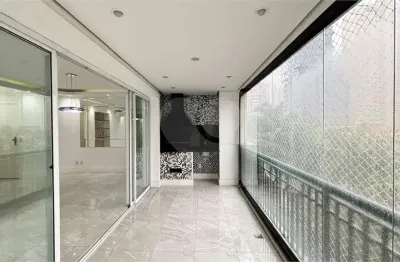 Apartamento com 141m² | 3 suítes | 3 vagas | Churrasqueira na varanda | Quadra de tênis  Condomínio Clube