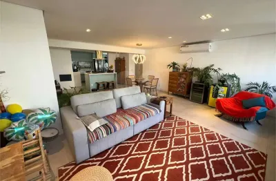 Apartamento com 3 quartos para alugar no Campo Belo, São Paulo 