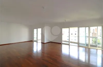 Apartamento com 3 quartos para alugar na Vila Nova Conceição, São Paulo 