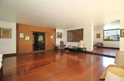 Casa com 4 quartos para alugar na Rua do Gama, --, Jardim Luzitânia, São Paulo