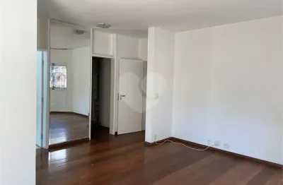 Casa com 4 quartos para alugar no Brooklin Paulista, São Paulo 