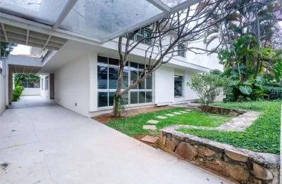 Casa com 4 quartos para alugar em Alto de Pinheiros, São Paulo 