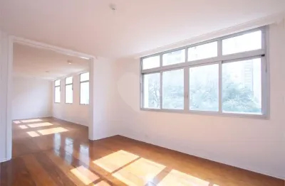 Apartamento com 3 quartos para alugar no Jardim América, São Paulo 