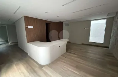 Casa com 3 quartos para alugar na Vila Nova Conceição, São Paulo 