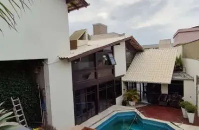 Casa com 4 quartos à venda no floresta, joinville  por r$ 2.100.000