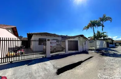 Casa com 3 quartos à venda no jardim iririú, joinville  por r$ 530.000