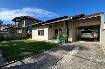 Casa à venda em joinville-sc, bairro glória: 3 quartos, 1 suíte, 2 salas, 3 banheiros, 2 vagas de garagem, terreno amplo -  baixou de r$ 1.290.000,00