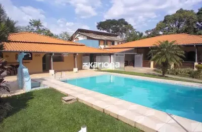 Casa ampla e sofisticada em penedo – 5 quartos (4 suítes), área de lazer completa!