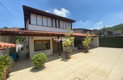 Magnifíca casa com 8 quartos no condominio passaredo em jacarepaguá