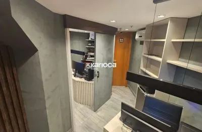 Sala comercial mobiliada de 30m² com banheiro privativo, varanda e vaga - pronta para uso
