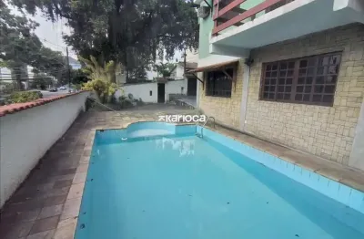 Excelente casa duplex em condomínio terreno de 364 m² 5 quartos 2 suites 5 banheiros piscina 3 vagas localizacao privilegiada