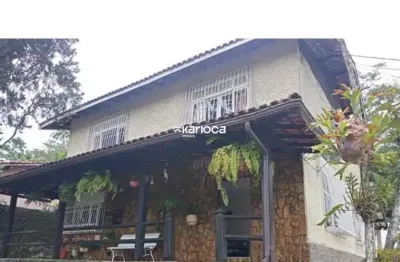 Casa à venda – 4 quartos | 325m² construídos na taquara