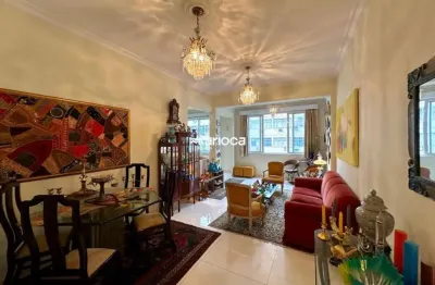 Apartamento à venda com excelente localização, a apenas 2 quadras da praia. imóvel composto por 3 dormitórios, sendo 1 suíte, e 3 banheiros. oferece praticidade e conforto para a família. perto de com