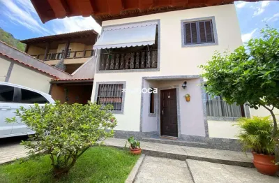 Casa com 4 quartos (3 suítes), piscina e edícula à venda na taquara