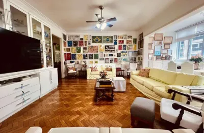 Apartamento lâmina - 4 quartos - andar alto - uma quadra da praia