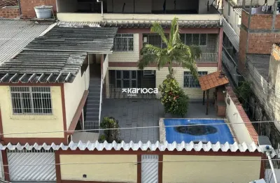 Linda casa aconchegante e bem estruturada com piscina e área gourmet.