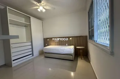 Lindo apartamento de 25m2 de frente pra Lagoa recém reformado.